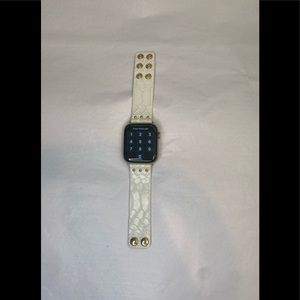White iWatch Band; 42/44mm (Watch NOT INCLUDED)